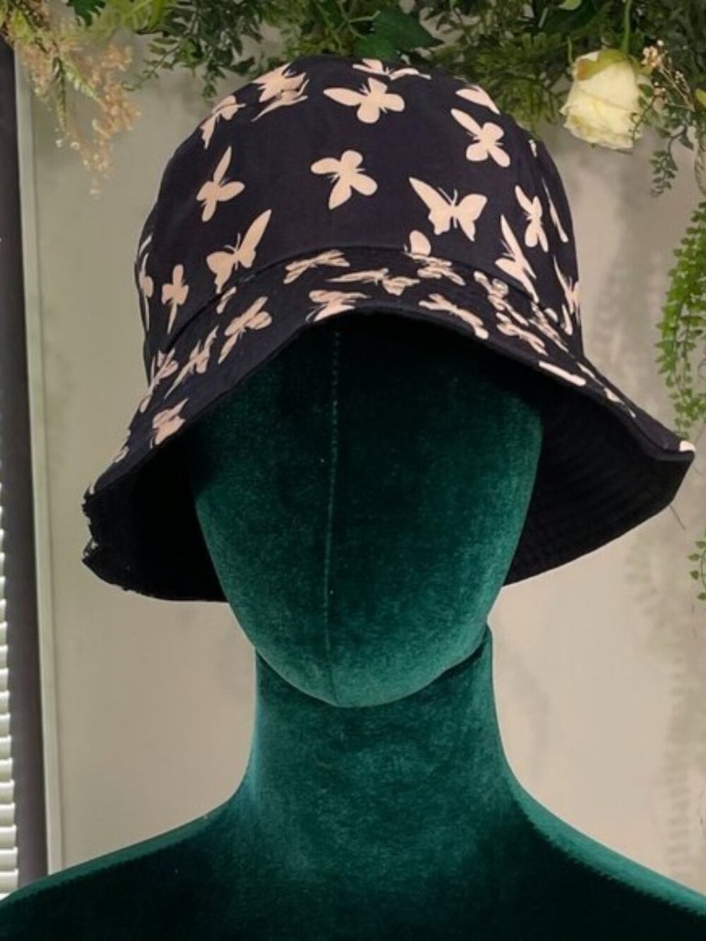 8 Other Reasons | Butterfly Print Bucket Hat In Navy